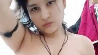 Very Hot Pakistani Beauty Strip Nude Clip